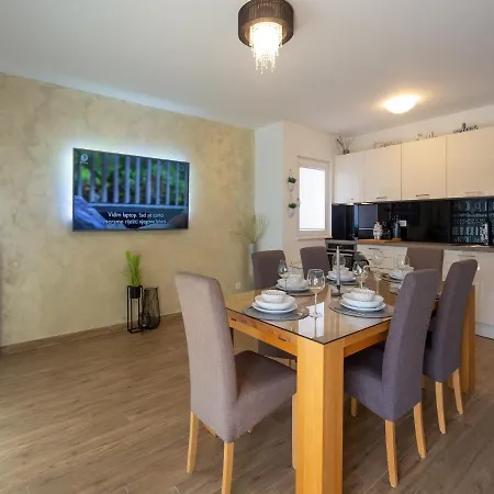 Aqua Apartment *