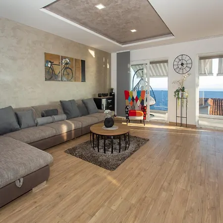 Aqua Apartment