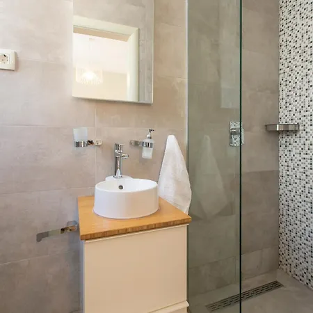 Aqua Apartment
